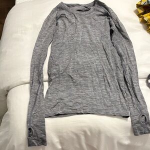 Lululemon Athletica Heathered Gray Long Sleeve Top